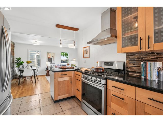 4915 Ne 78TH Ave, Portland, OR 97218