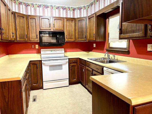 4531 S Pattie, Wichita, KS 67216