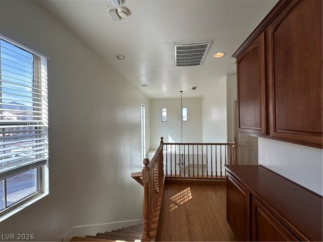 10521 FOGGY GLEN Avenue, Las Vegas, NV 89135