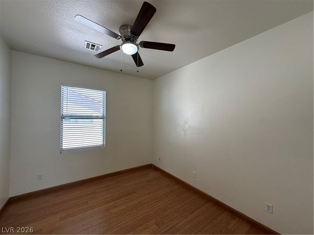 10521 FOGGY GLEN Avenue, Las Vegas, NV 89135