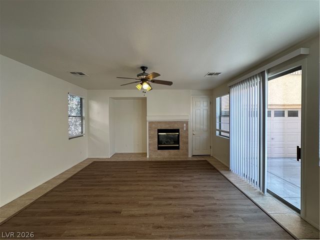 10521 FOGGY GLEN Avenue, Las Vegas, NV 89135