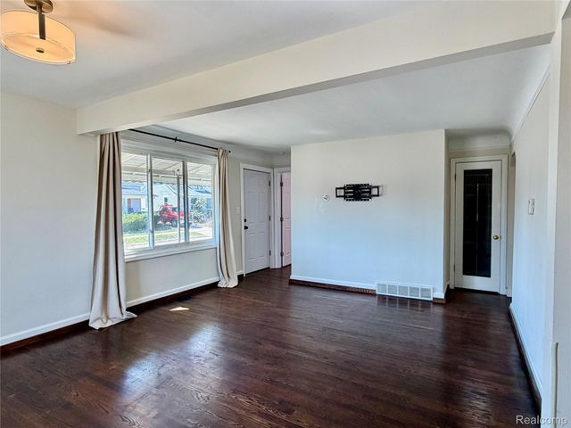 22133 Rosedale Street, St. Clair Shores, MI 48080