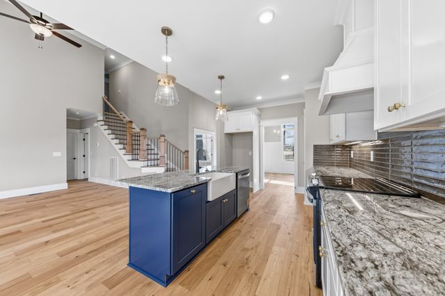 529 Greenfield Ln, Castalian Springs, TN 37031