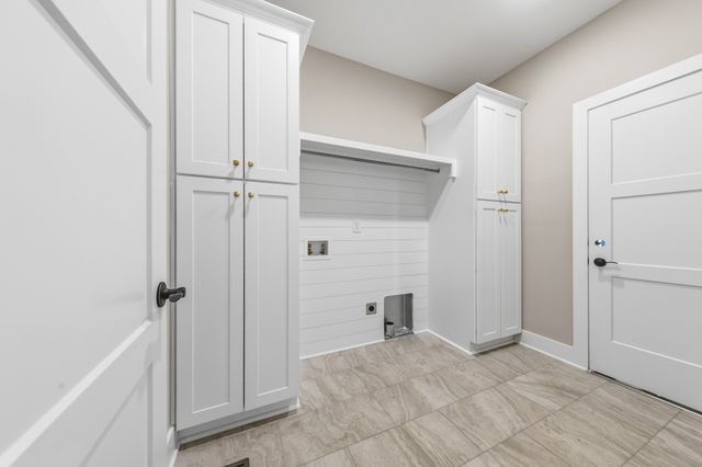 529 Greenfield Ln, Castalian Springs, TN 37031