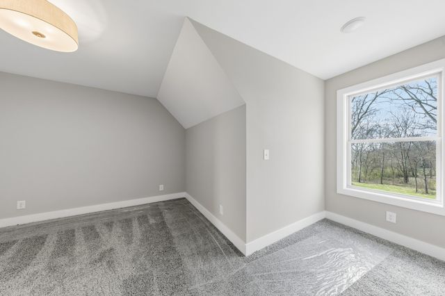 529 Greenfield Ln, Castalian Springs, TN 37031