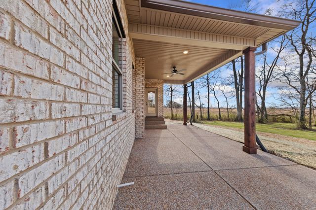 529 Greenfield Ln, Castalian Springs, TN 37031