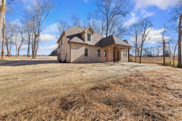 529 Greenfield Ln, Castalian Springs, TN 37031