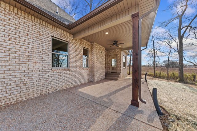 529 Greenfield Ln, Castalian Springs, TN 37031