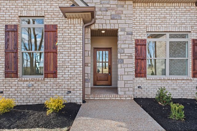 529 Greenfield Ln, Castalian Springs, TN 37031