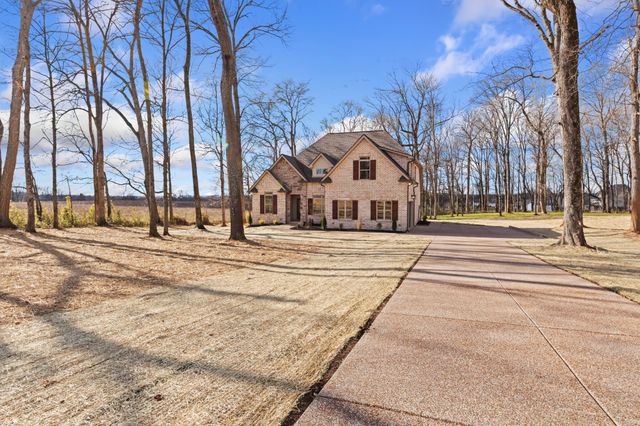 529 Greenfield Ln, Castalian Springs, TN 37031