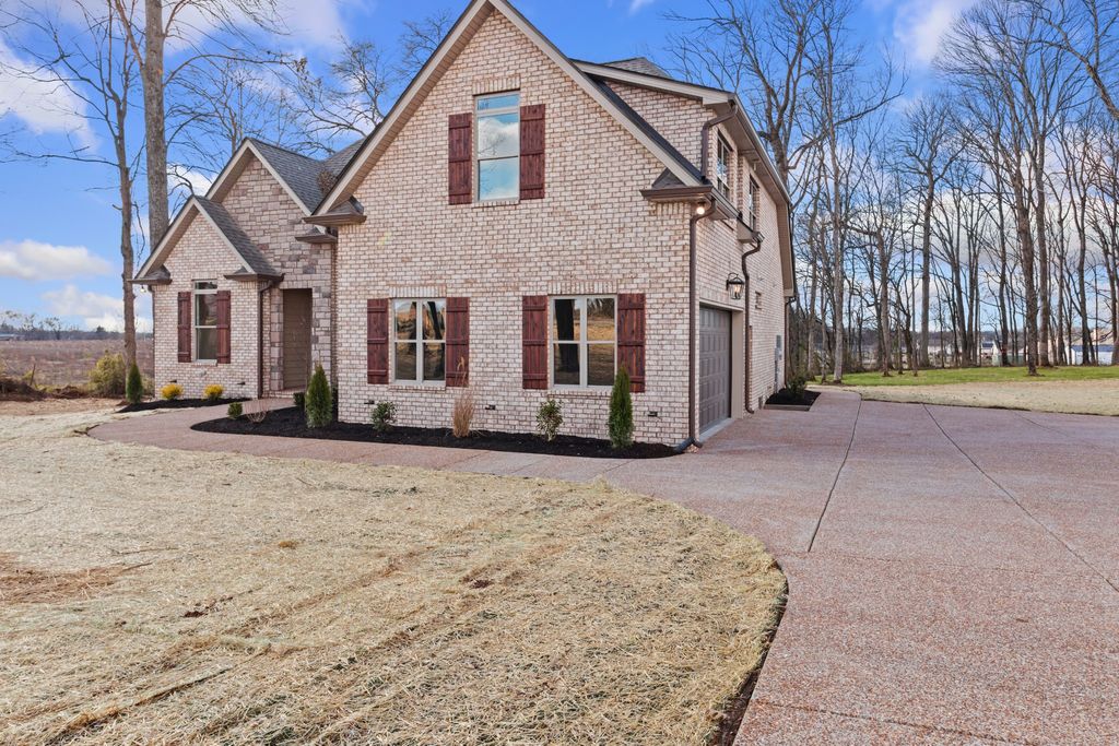 529 Greenfield Ln, Castalian Springs, TN 37031