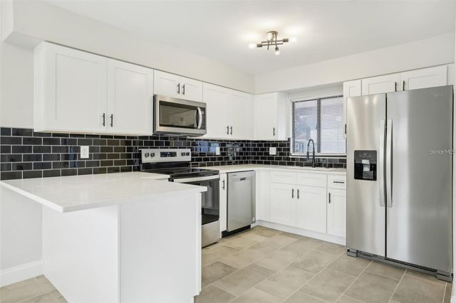 1052 MANCHESTER CIRCLE, Winter Park, FL 32792