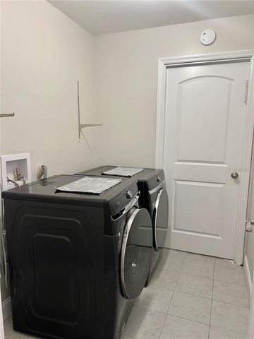 1052 MANCHESTER CIRCLE, Winter Park, FL 32792