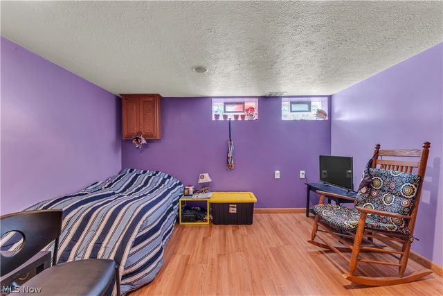 26913 Elizabeth Lane, Olmsted Falls, OH 44138