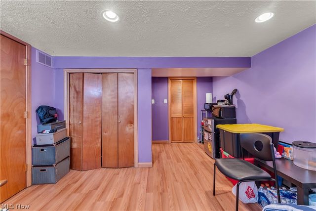 26913 Elizabeth Lane, Olmsted Falls, OH 44138