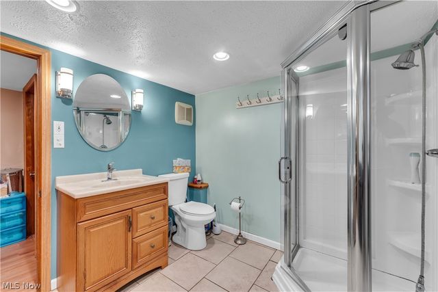 26913 Elizabeth Lane, Olmsted Falls, OH 44138