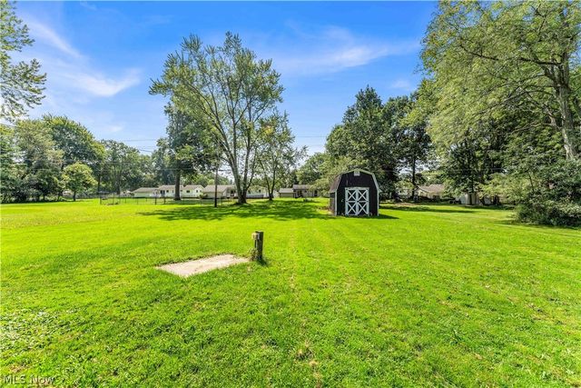 26913 Elizabeth Lane, Olmsted Falls, OH 44138