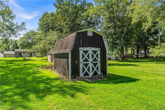 26913 Elizabeth Lane, Olmsted Falls, OH 44138