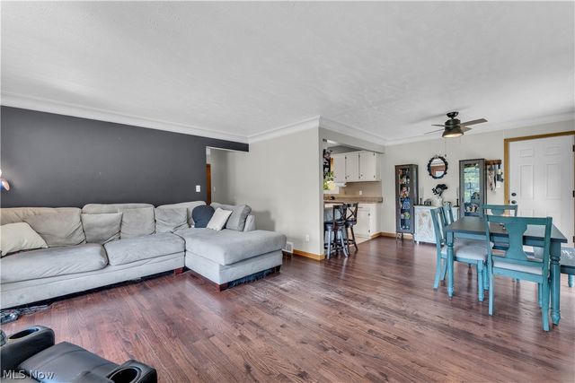 26913 Elizabeth Lane, Olmsted Falls, OH 44138