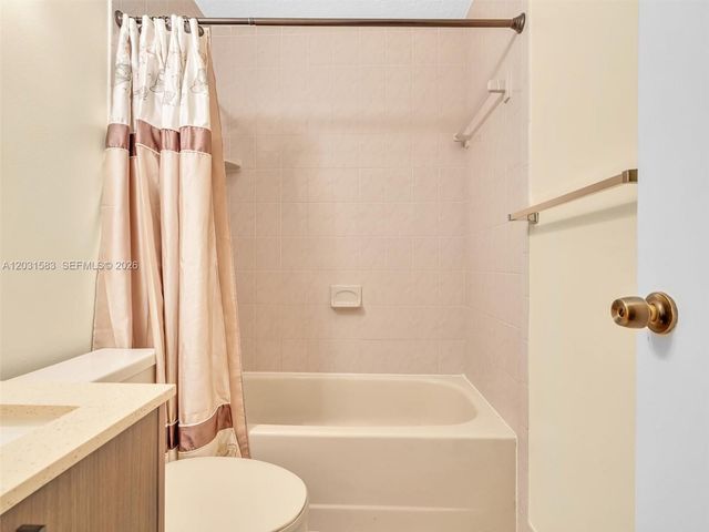 10828 SW 72nd St 205, Miami, FL 33173