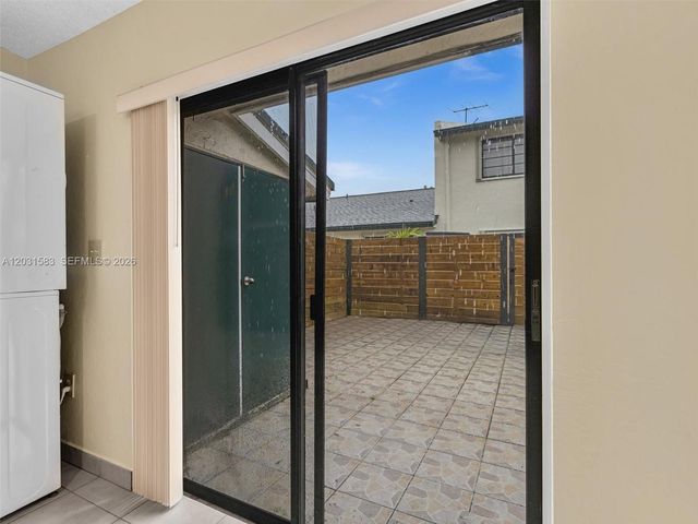 10828 SW 72nd St 205, Miami, FL 33173