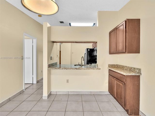 10828 SW 72nd St 205, Miami, FL 33173