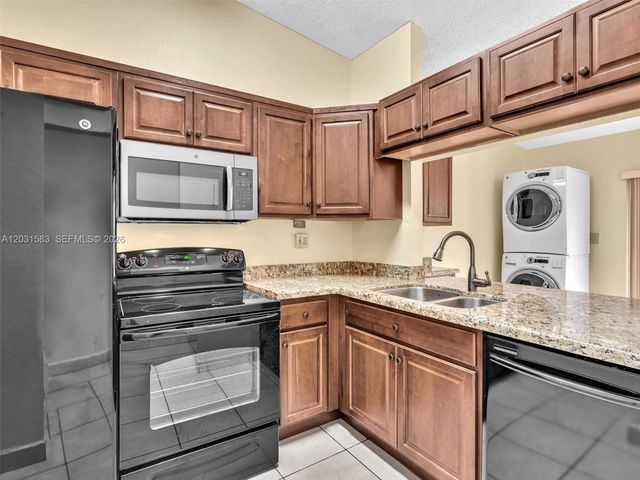 10828 SW 72nd St 205, Miami, FL 33173