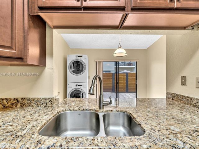 10828 SW 72nd St 205, Miami, FL 33173