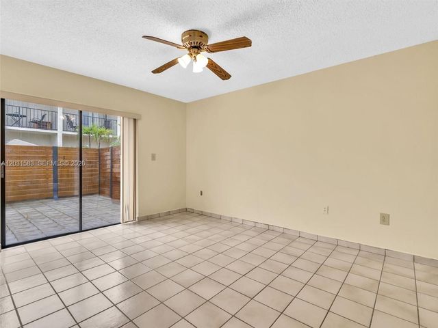 10828 SW 72nd St 205, Miami, FL 33173