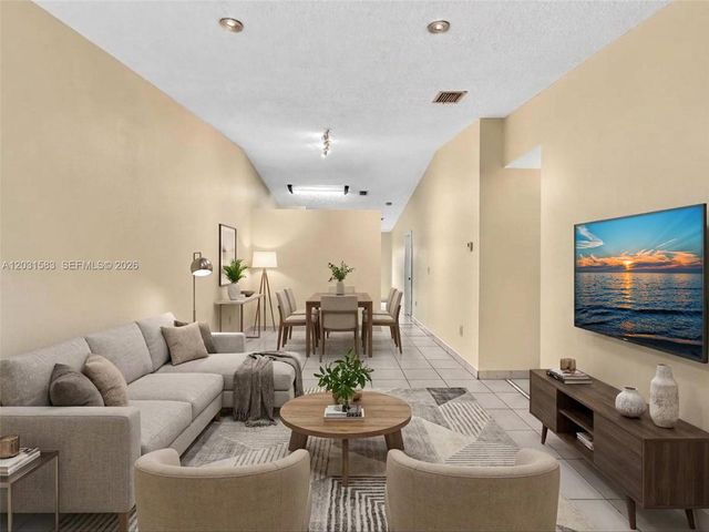 10828 SW 72nd St 205, Miami, FL 33173