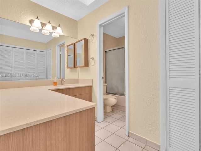 10828 SW 72nd St 205, Miami, FL 33173