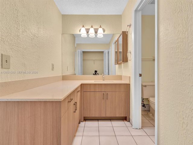 10828 SW 72nd St 205, Miami, FL 33173