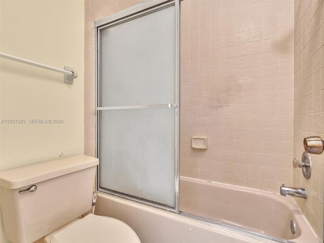 10828 SW 72nd St 205, Miami, FL 33173