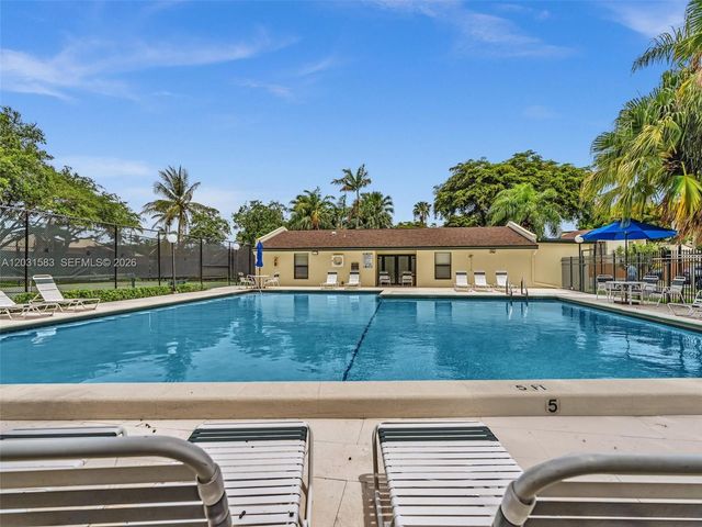 10828 SW 72nd St 205, Miami, FL 33173