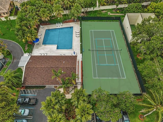 10828 SW 72nd St 205, Miami, FL 33173