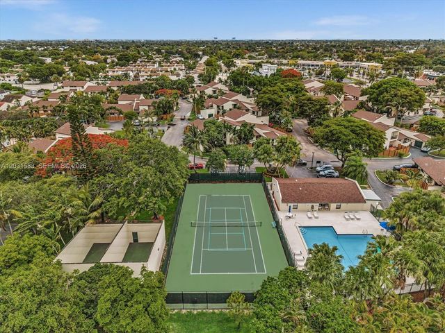 10828 SW 72nd St 205, Miami, FL 33173