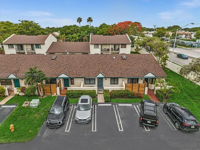 10828 SW 72nd St 205, Miami, FL 33173
