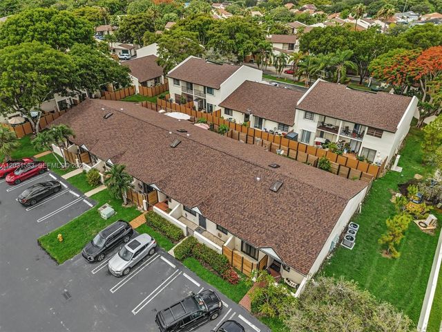 10828 SW 72nd St 205, Miami, FL 33173
