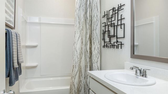 1889 Brianna Way, Yuba City, CA 95993