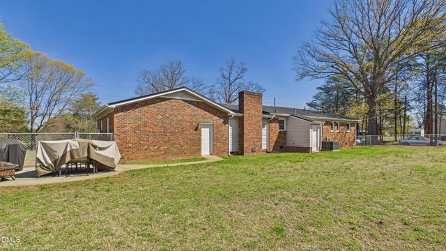 1506 Cadiz Street, Burlington, NC 27217