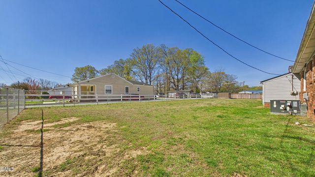1506 Cadiz Street, Burlington, NC 27217