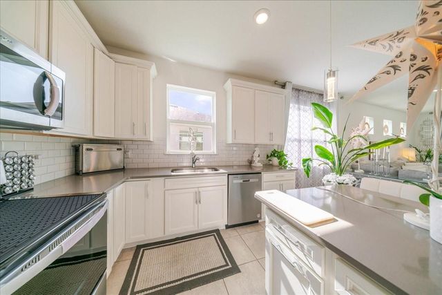 1833 SPRING SHOWER CIRCLE, Kissimmee, FL 34744
