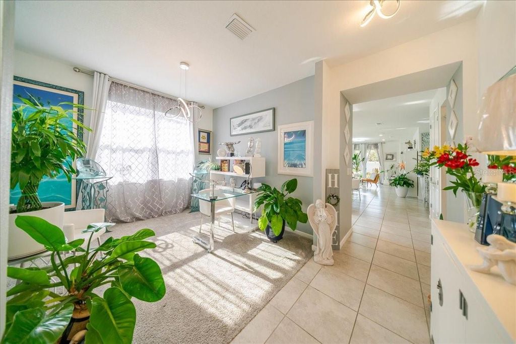 Image 4 of property listing at 1833 SPRING SHOWER CIRCLE, Kissimmee, FL 34744