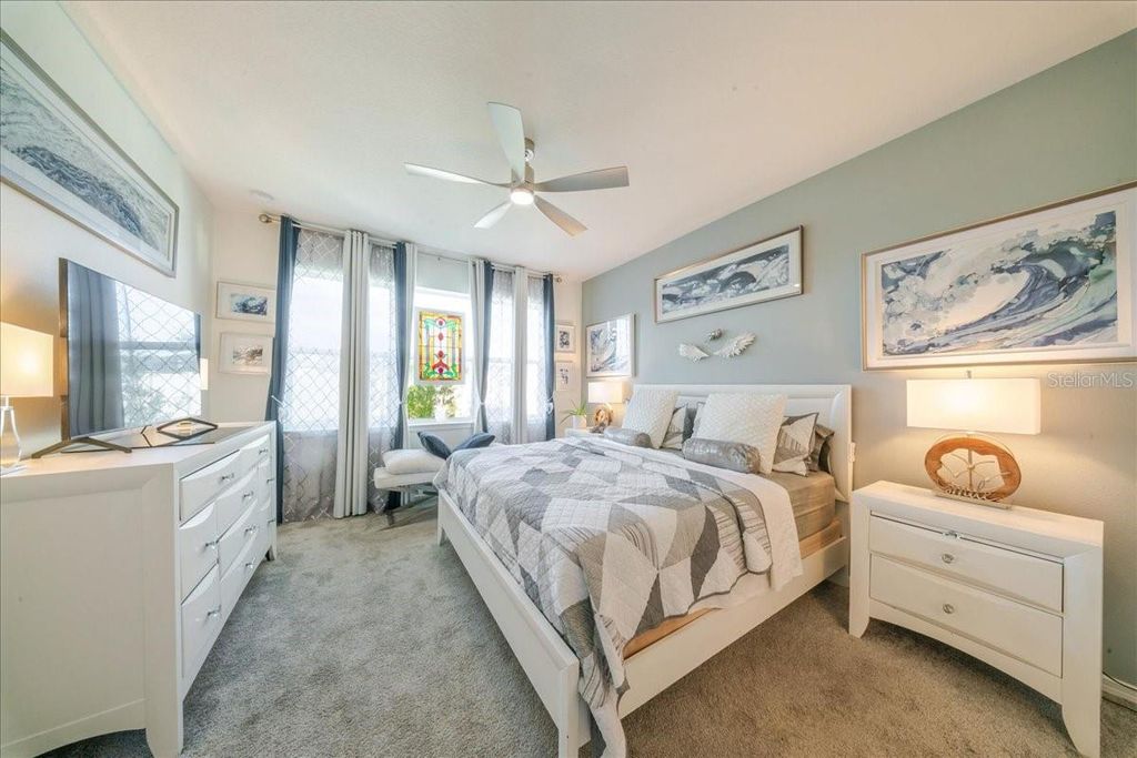 Image 32 of property listing at 1833 SPRING SHOWER CIRCLE, Kissimmee, FL 34744