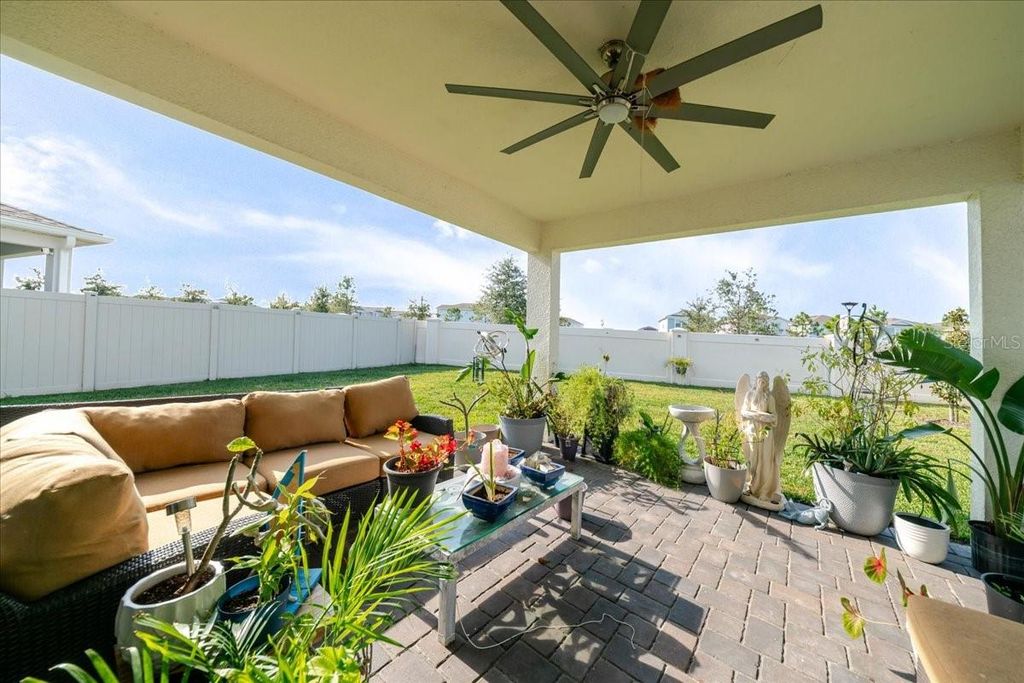 Image 36 of property listing at 1833 SPRING SHOWER CIRCLE, Kissimmee, FL 34744