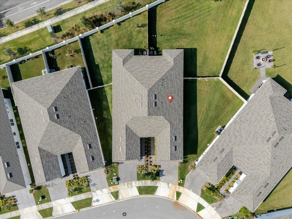 Image 44 of property listing at 1833 SPRING SHOWER CIRCLE, Kissimmee, FL 34744