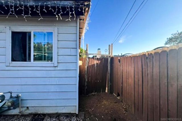 9759 Ivanho St, Spring Valley, CA 91977