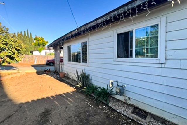9759 Ivanho St, Spring Valley, CA 91977