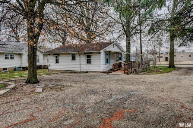 417 N Cheney Street, Taylorville, IL 62568