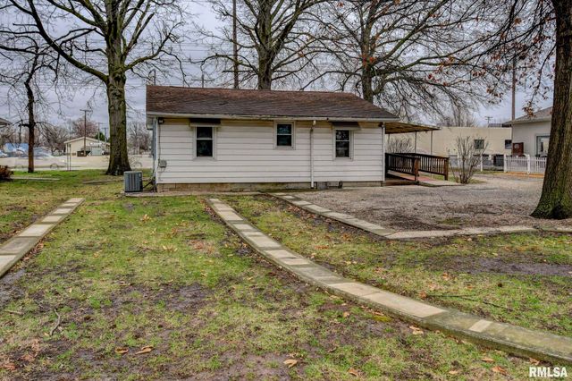 417 N Cheney Street, Taylorville, IL 62568